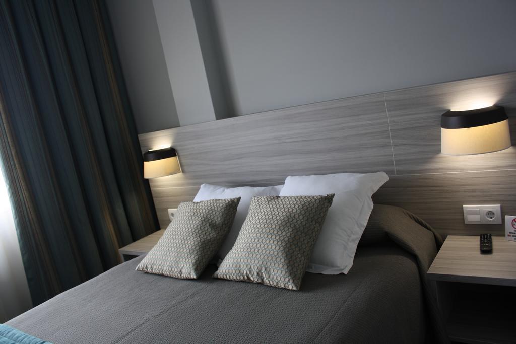 Hotel קומבארו חדר תמונה