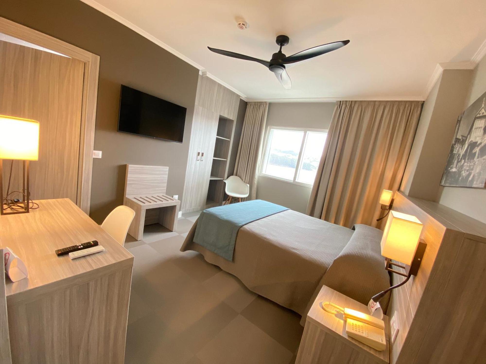 Hotel קומבארו מראה חיצוני תמונה